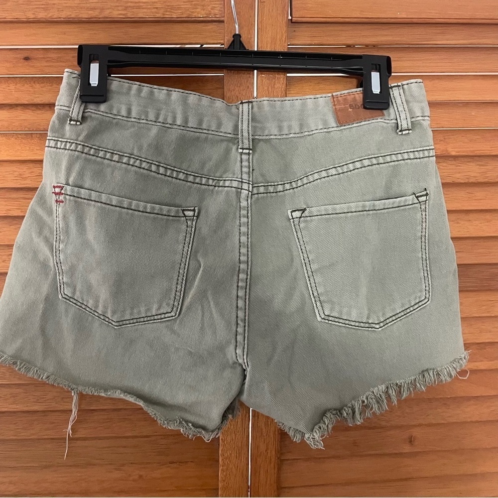 BDG Urban Outfitters Mid Rise Freja Green Vintage Shorts Sz 26W - Picture 6 of 8
